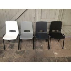 NIEUWE okergele gele kantinestoelen geel stapelstoelen