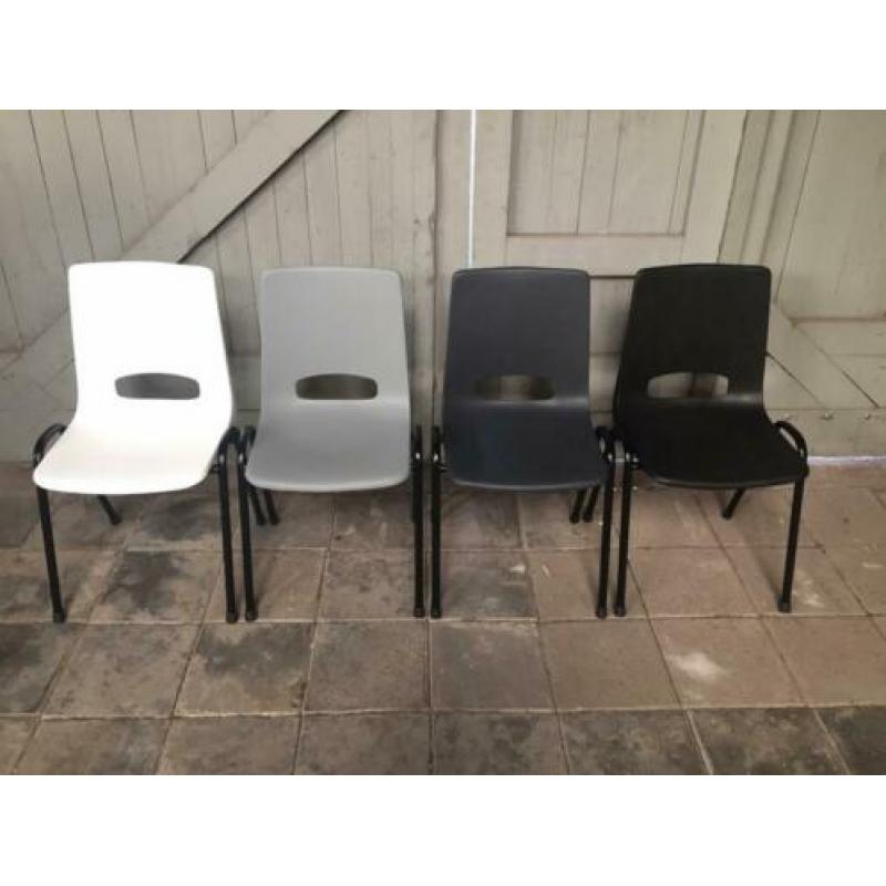 NIEUWE okergele gele kantinestoelen geel stapelstoelen