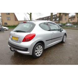 Peugeot 207 1.4-16V XS