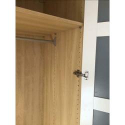 Zeer mooie 2 deurs kledingkast, 100 x 60 x 236