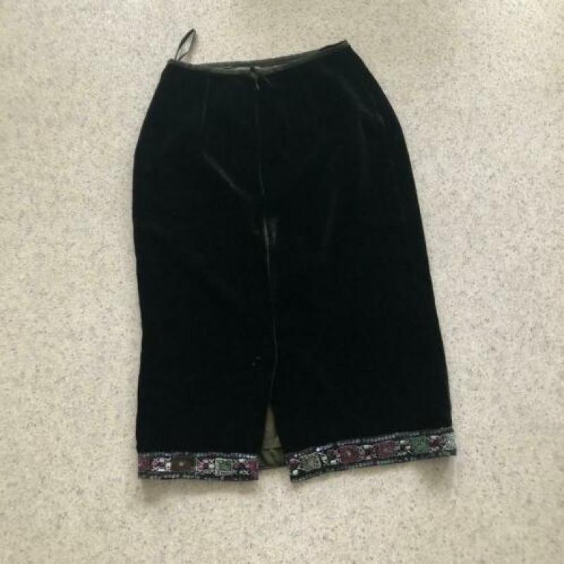 Prachtige rok velour met zijde. Merk: Helen David