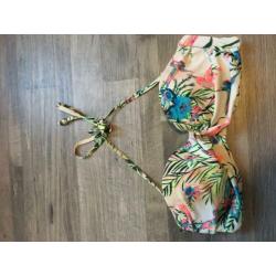 Bikini van H&M. Top 80B en broekje maat 40. NIEUW.