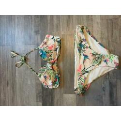 Bikini van H&M. Top 80B en broekje maat 40. NIEUW.