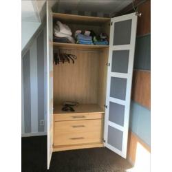 Zeer mooie 2 deurs kledingkast, 100 x 60 x 236