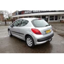 Peugeot 207 1.4-16V XS