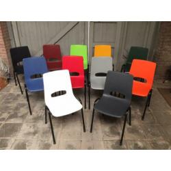 NIEUWE okergele gele kantinestoelen geel stapelstoelen