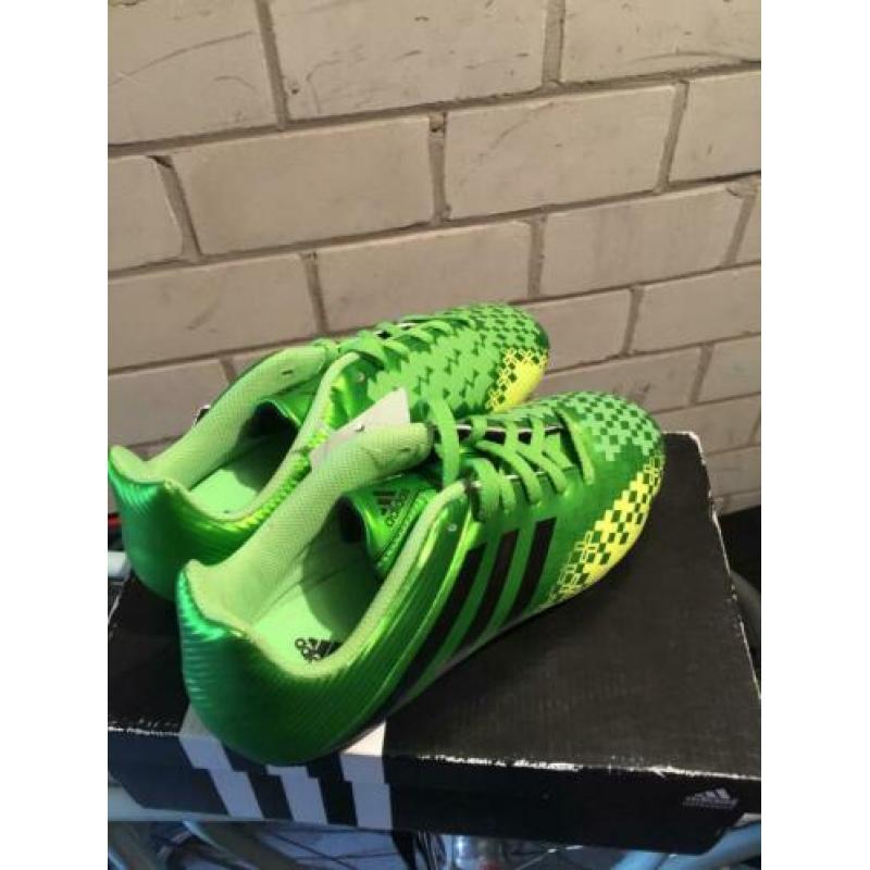 Footbaal schoenen nieuwe maat 38.5