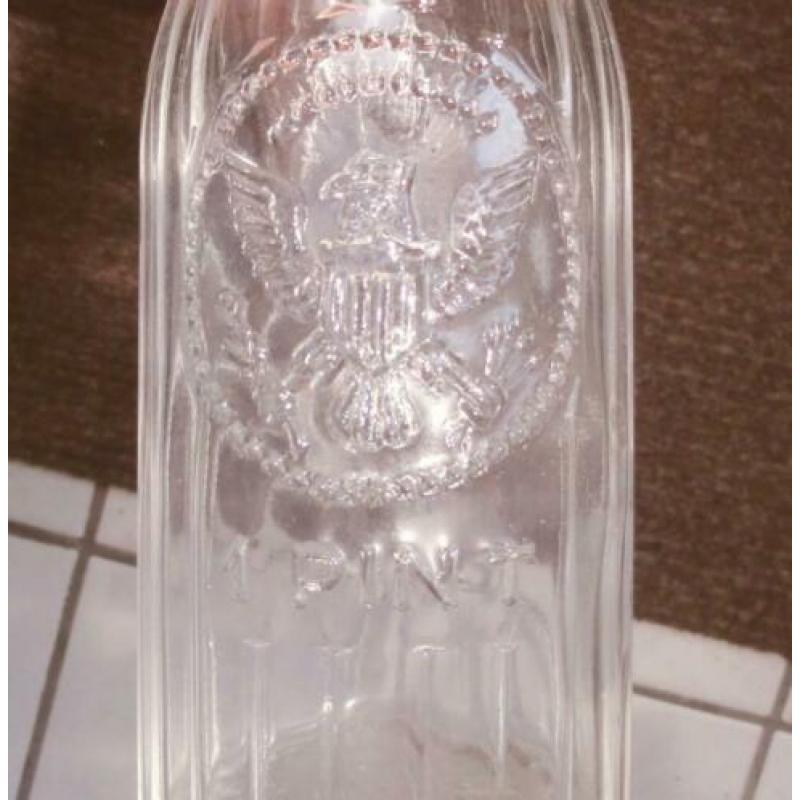 Flesje, glazen fles met adelaar 1967 Crownford made in Italy