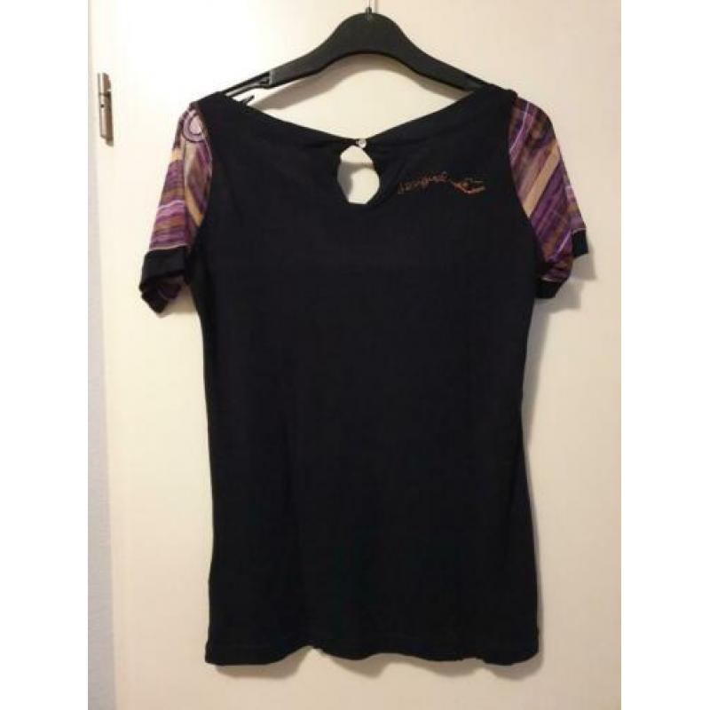 Leuk shirtje van Desigual in maat XS