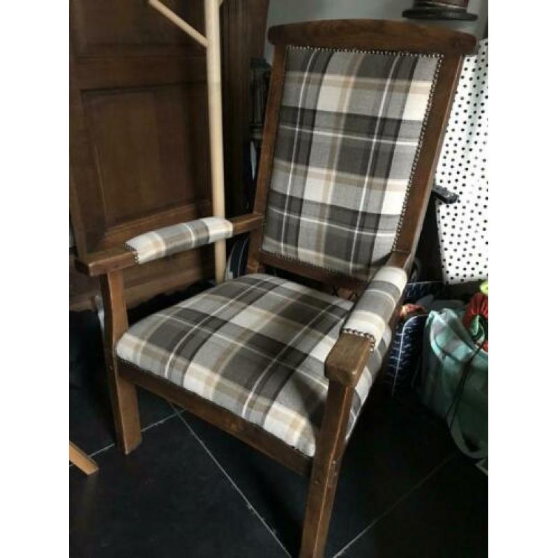 Oude degelijke fauteuil in een nieuw jasje