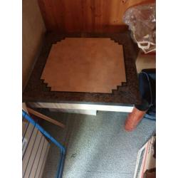 Salontafel en bijzet tafel gratis