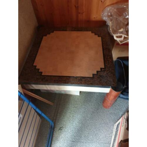 Salontafel en bijzet tafel gratis