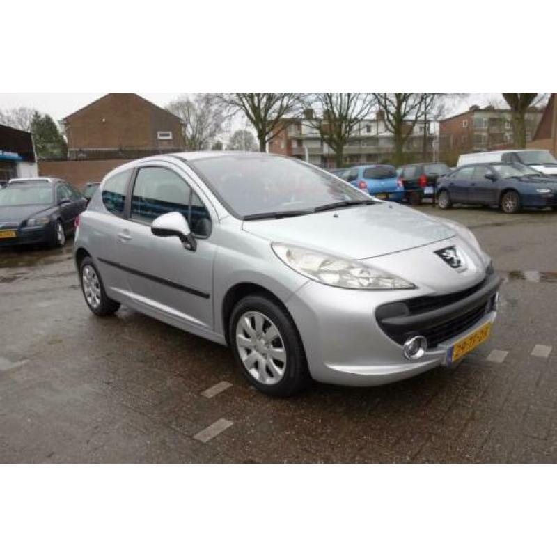 Peugeot 207 1.4-16V XS