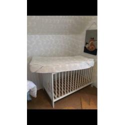 Ledikant wit met matras en earosleep matras