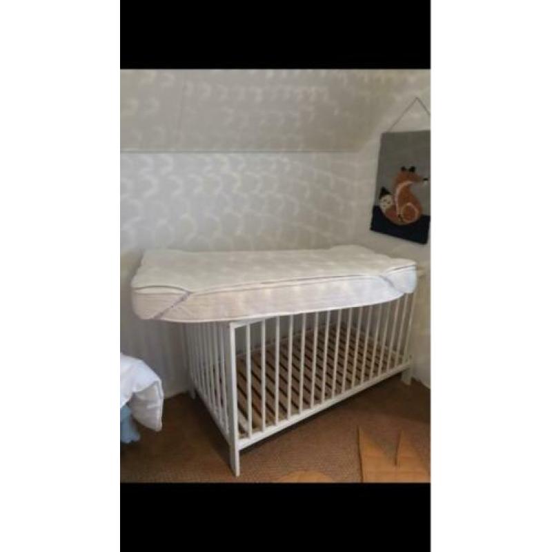 Ledikant wit met matras en earosleep matras