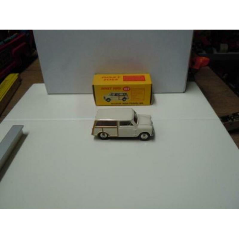 Morris Mini Traveller. Model van het merk Atlas Dinky Toys.
