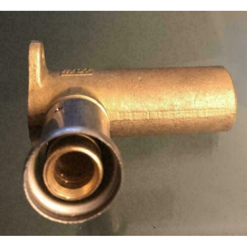 Henco pers muurplaat Hoogte : 78 mm| 16 x 1/2" | messing