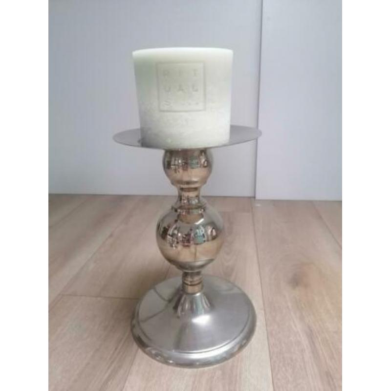 Grote kandelaren 50 cm hoog met Rituals kaarshouder