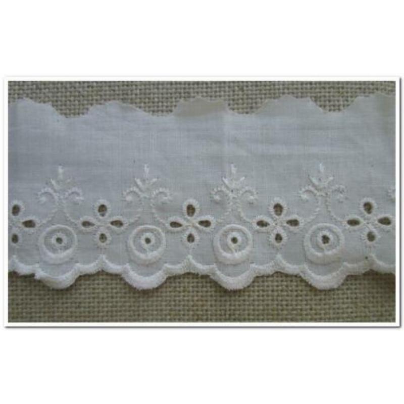 Vintage broderie kant siermotief (oud) nr 378 licht creme