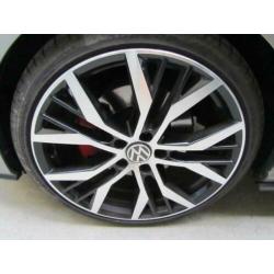 Volkswagen Golf 2.0 TSI GTI 330 PK GECHIPT 5D DSG unieke aut