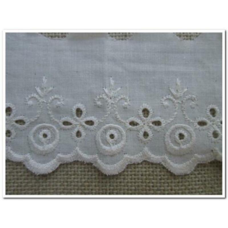 Vintage broderie kant siermotief (oud) nr 378 licht creme