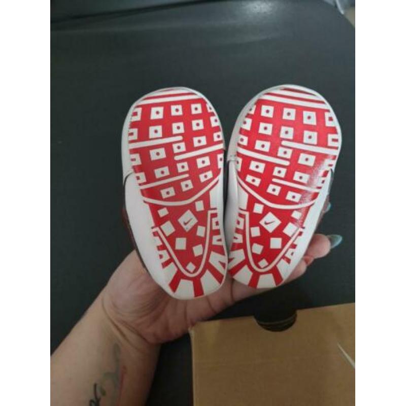Babyschoenen Nike maat 18.5