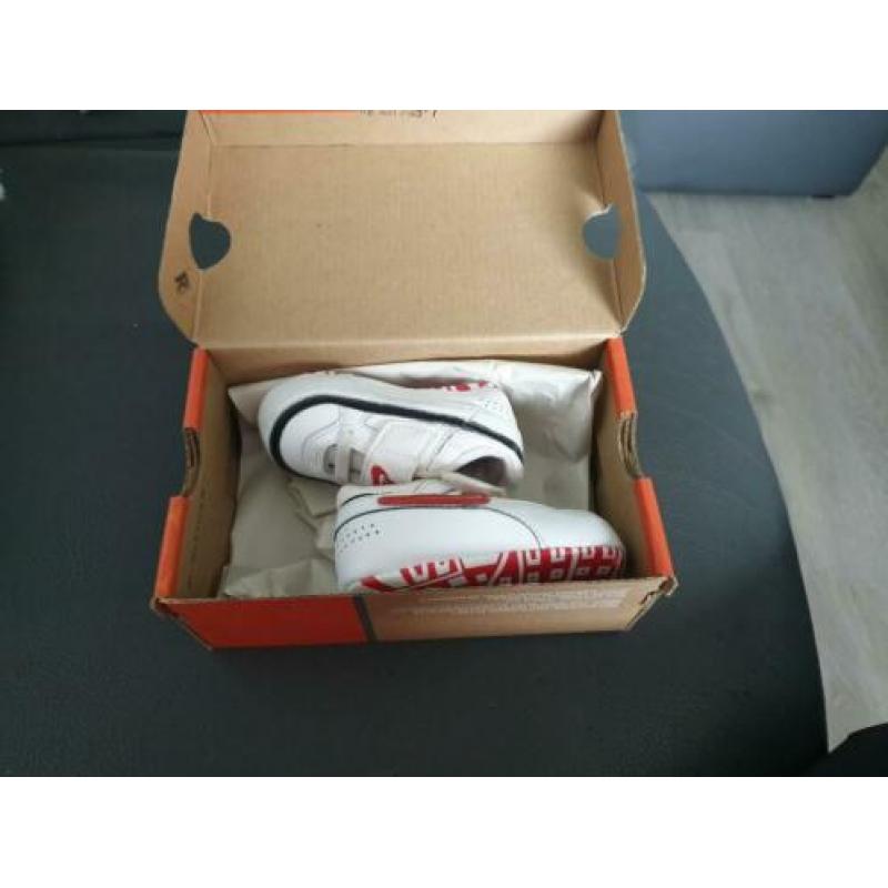 Babyschoenen Nike maat 18.5