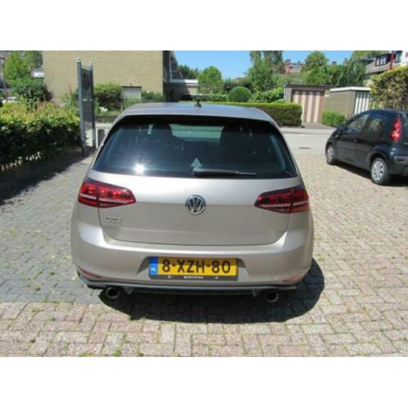 Volkswagen Golf 2.0 TSI GTI 330 PK GECHIPT 5D DSG unieke aut