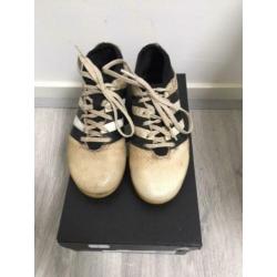 Te Koop: Adidas voetbalschoenen **32**