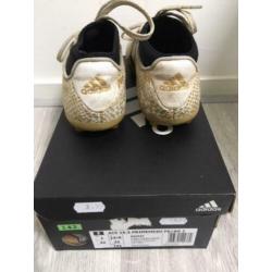 Te Koop: Adidas voetbalschoenen **32**