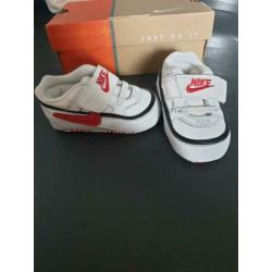 Babyschoenen Nike maat 18.5