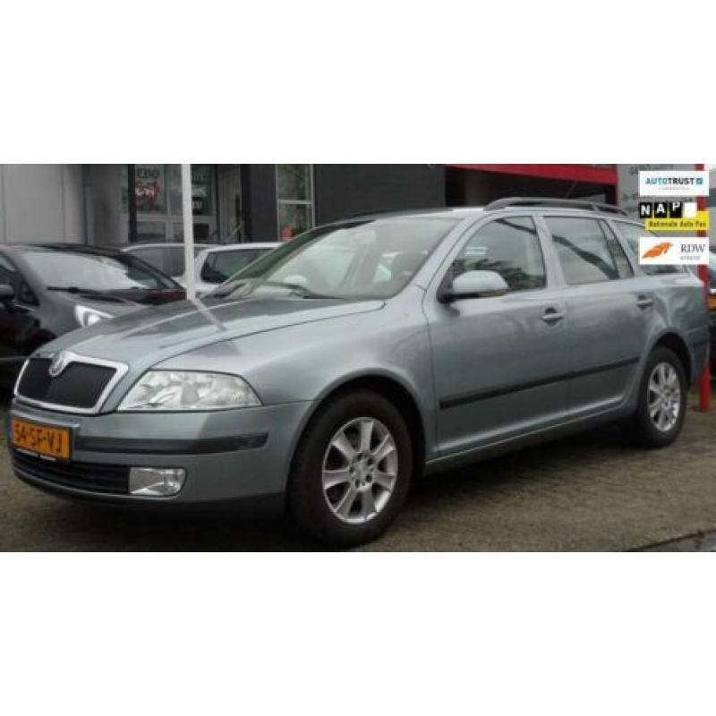 Skoda Octavia Combi 1.6 Ambiente Automaat Airco Cruise Trekh