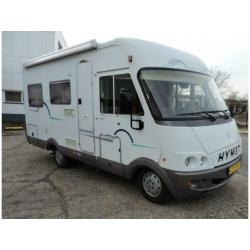 Hymer B534 Rondzit en geïntegreerde fietsendrager.