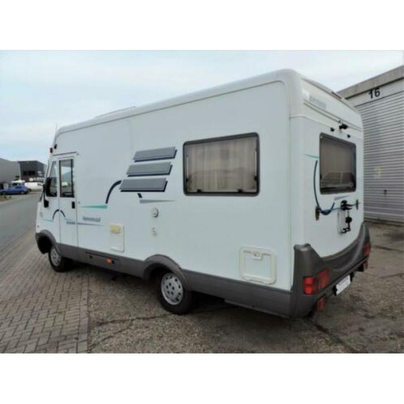Hymer B534 Rondzit en geïntegreerde fietsendrager.
