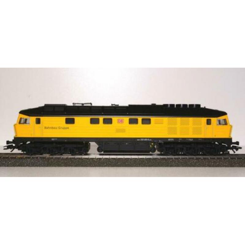 Märklin MHI 36431 Bahnbau BR233 met piëzo rook