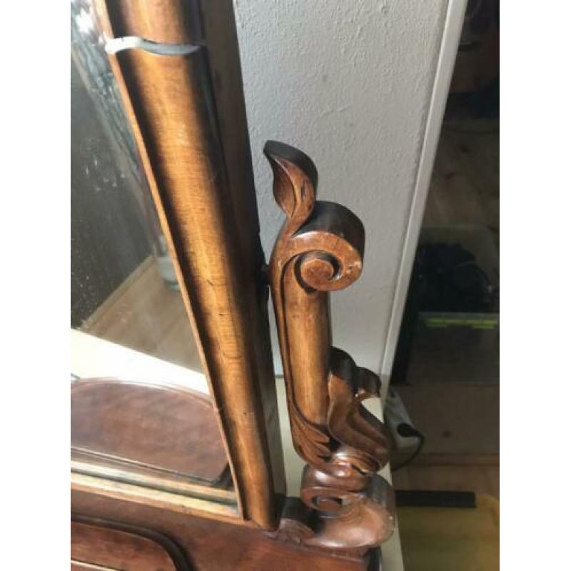 Brocante kaptafel met klep