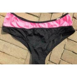 NIEUW SAPPH lingerie setje slip mt S voorgevormde BH mt 70A