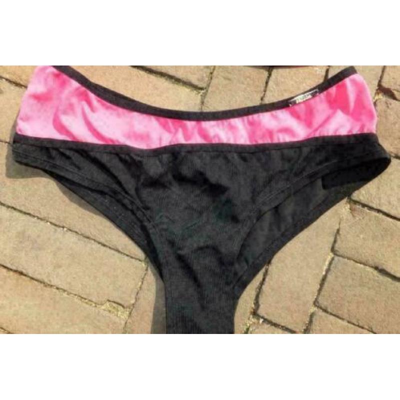 NIEUW SAPPH lingerie setje slip mt S voorgevormde BH mt 70A