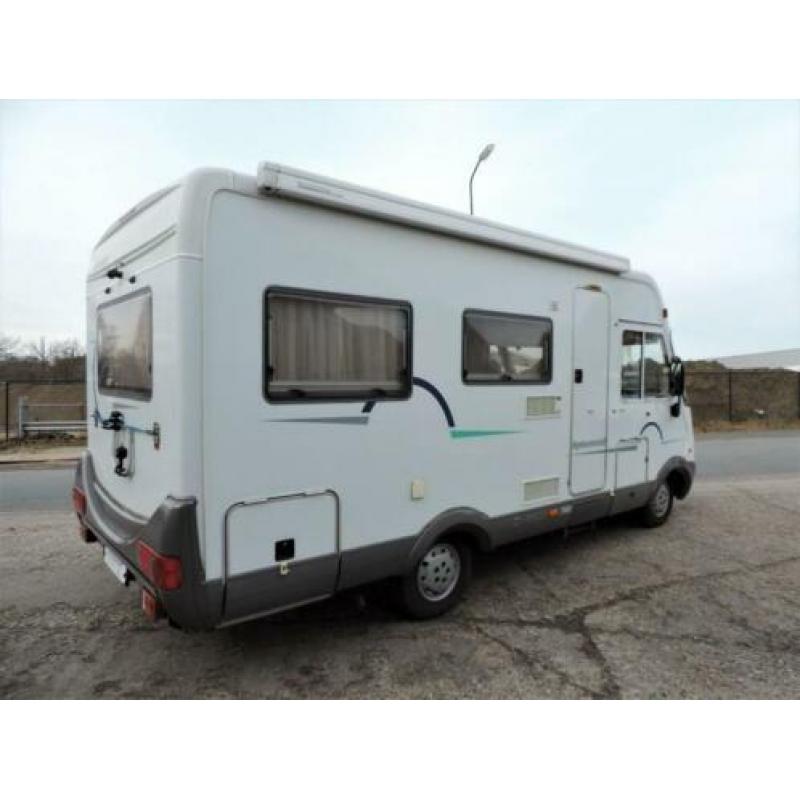 Hymer B534 Rondzit en geïntegreerde fietsendrager.