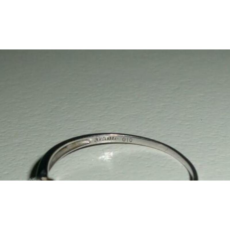 Mooie gouden ring met diamanten rozet
