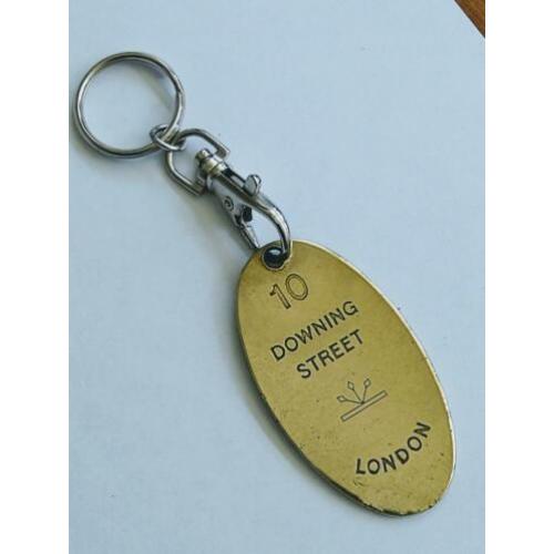 Vintage sleutelhanger: 10 Downing Street London.