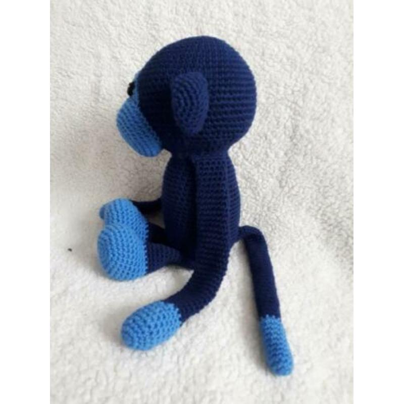 zelf gehaakte aap knuffel