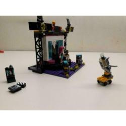 Lego Friends 41117 - tv studio. Er ontbreken 2 stikkers