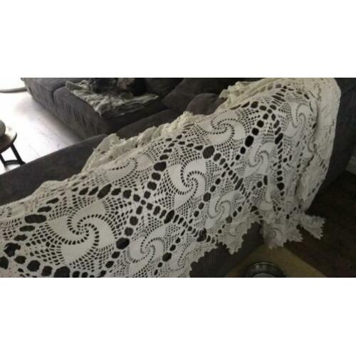 Antieke gehaakte sprei 2.13 x 1.83