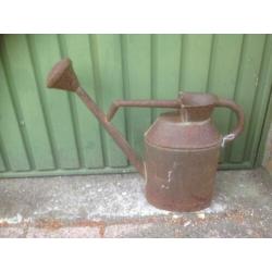 Brocante oude Franse ijzeren gieter