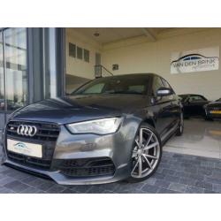 Audi S3 Limousine 2.0 quattro Black Edition Audi garantie