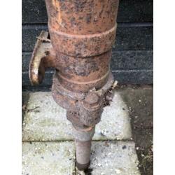 Oude waterpomp Wolga