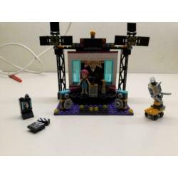 Lego Friends 41117 - tv studio. Er ontbreken 2 stikkers