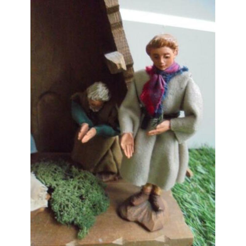 Bijzondere vintage kerststal met 6 aangeklede figuren,28 cm