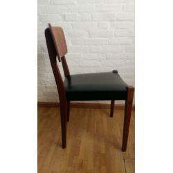 Vintage retro stoel zwart skai leer teakhout jaren 60.
